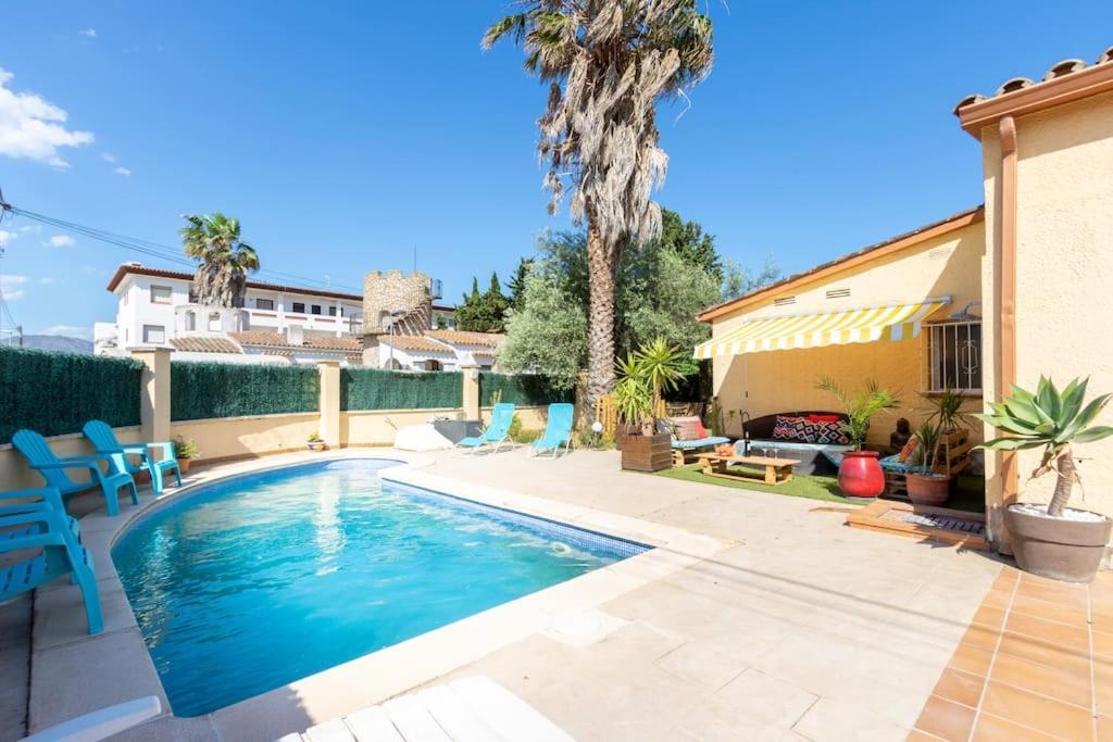 S46-Casa De Vacaciones Climatizada Con Piscina, En El Centro Junto Al Mar, Barbacoa Y Wiifi Empuriabrava Kültér fotó
