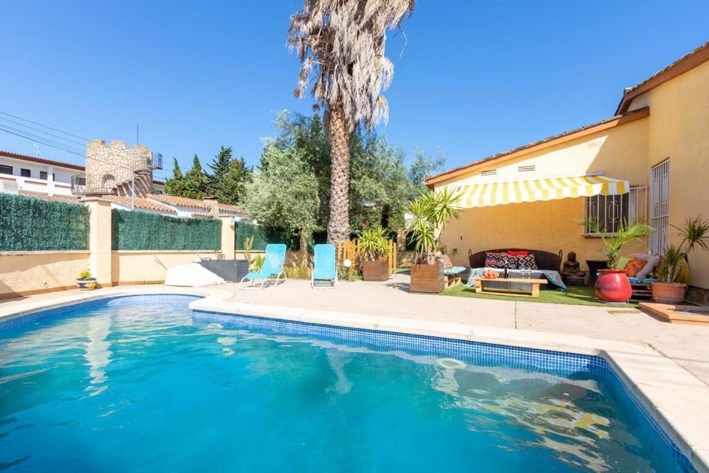 S46-Casa De Vacaciones Climatizada Con Piscina, En El Centro Junto Al Mar, Barbacoa Y Wiifi Empuriabrava Kültér fotó
