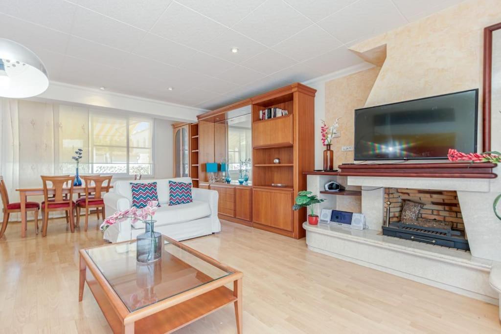 S46-Casa De Vacaciones Climatizada Con Piscina, En El Centro Junto Al Mar, Barbacoa Y Wiifi Empuriabrava Kültér fotó
