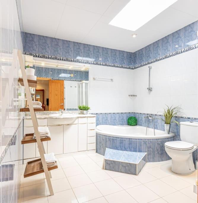 S46-Casa De Vacaciones Climatizada Con Piscina, En El Centro Junto Al Mar, Barbacoa Y Wiifi Empuriabrava Kültér fotó