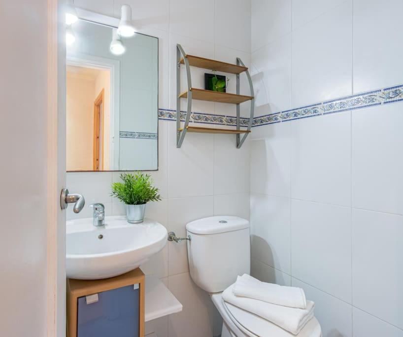 S46-Casa De Vacaciones Climatizada Con Piscina, En El Centro Junto Al Mar, Barbacoa Y Wiifi Empuriabrava Kültér fotó