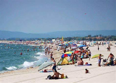 S46-Casa De Vacaciones Climatizada Con Piscina, En El Centro Junto Al Mar, Barbacoa Y Wiifi Empuriabrava Kültér fotó